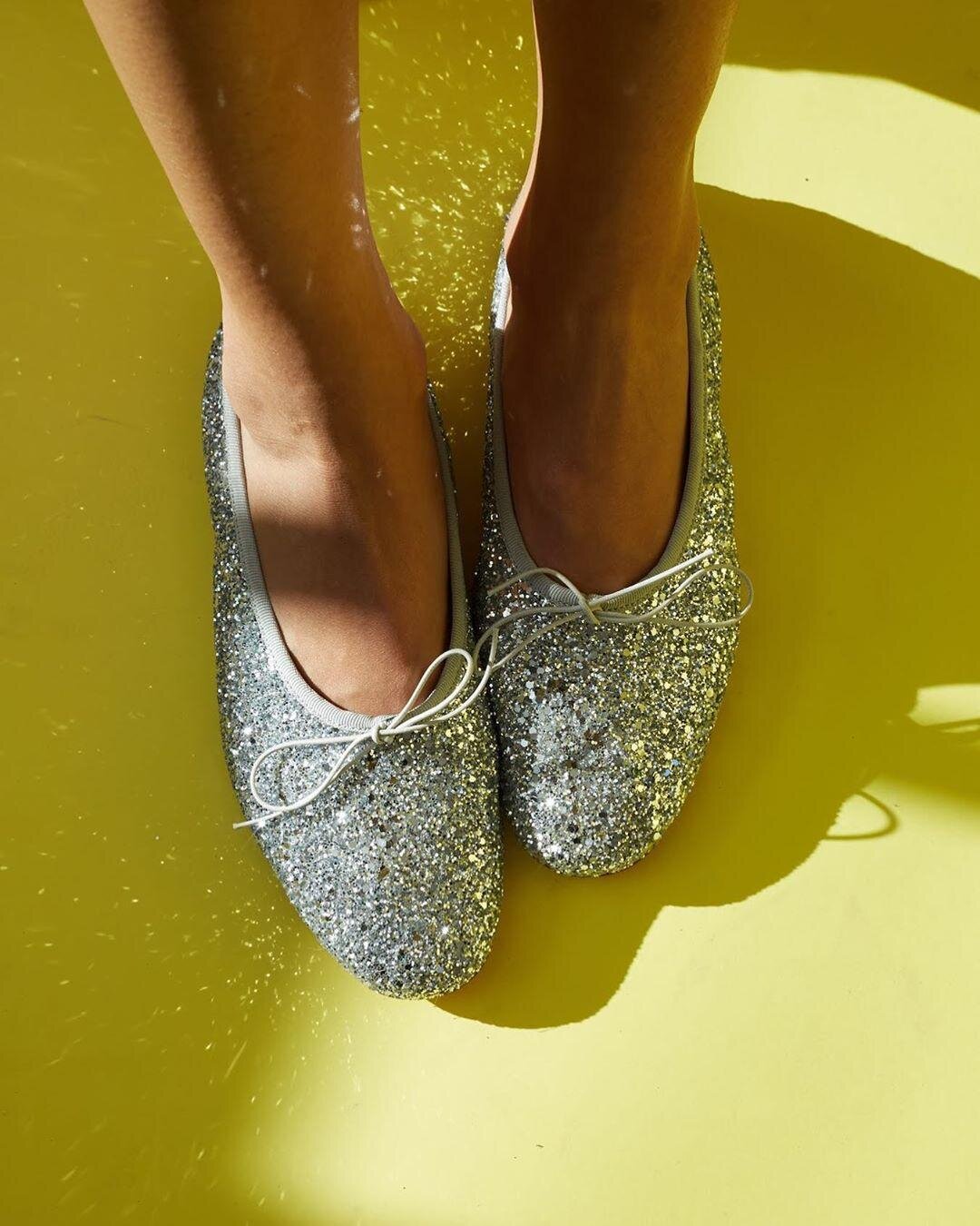 SHOPPING GUIDE: STAY INSIDE  
